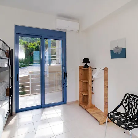Apartment Kimi -new Listing With Sea Views!